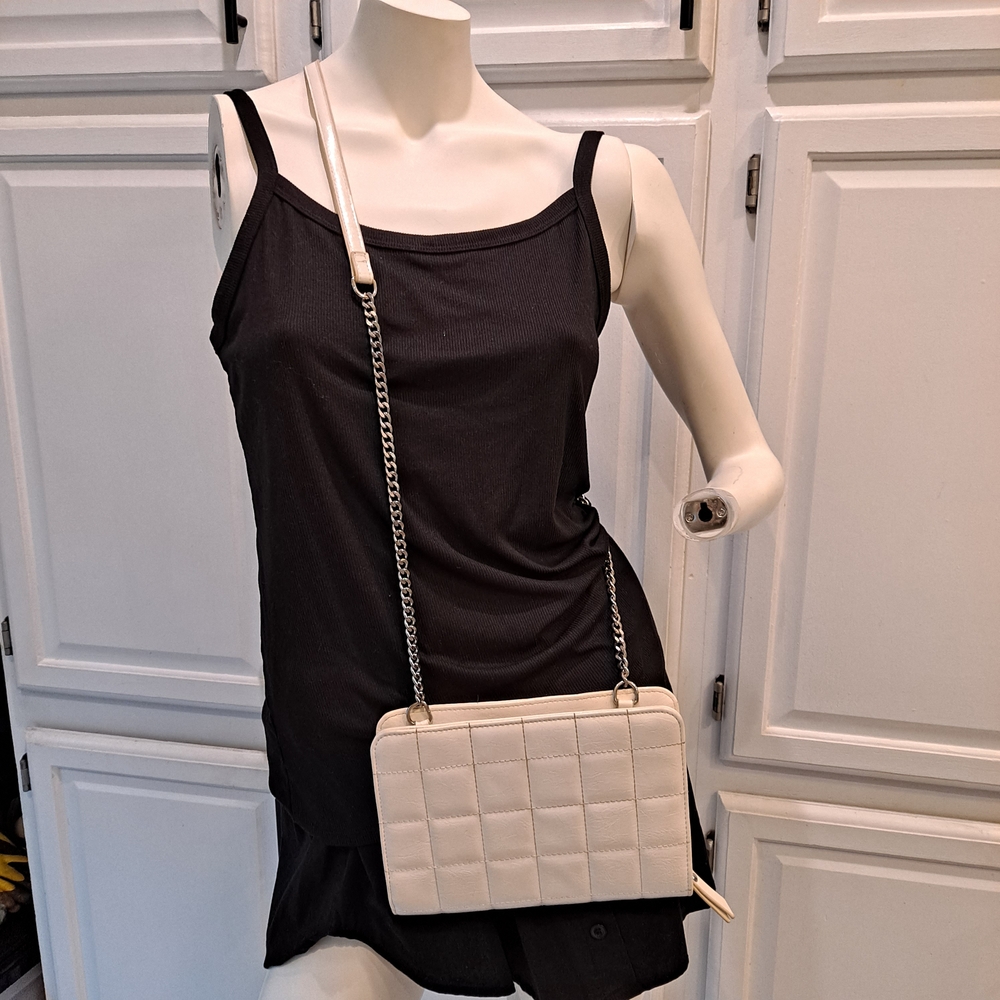 Crossi Chic Cream Quilted Leather Crossbody